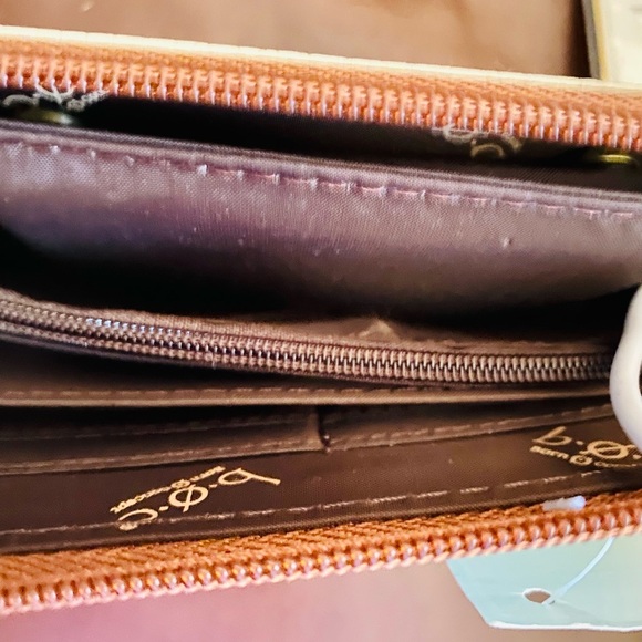 b.o.c wallet, wrist purse, etc. NWT - Picture 7 of 7